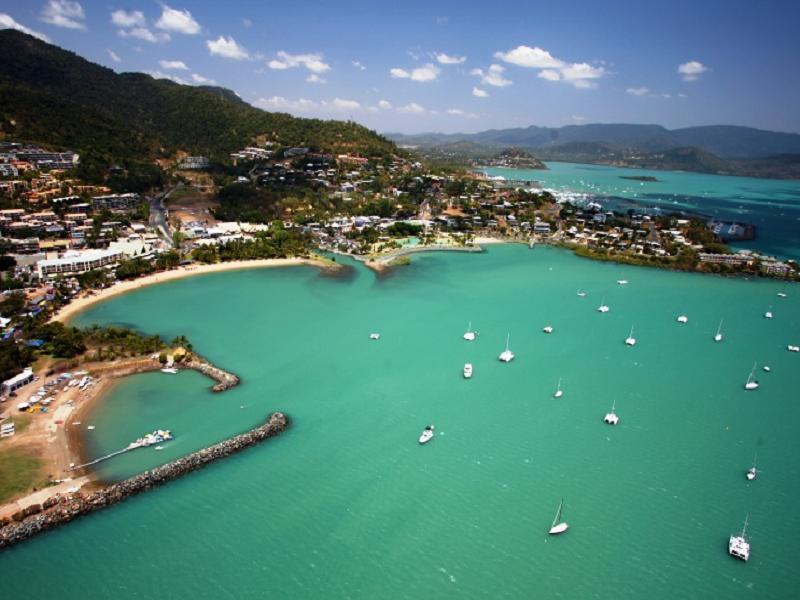 Backpackers By The Bay Pansiyon Airlie Beach Dış mekan fotoğraf