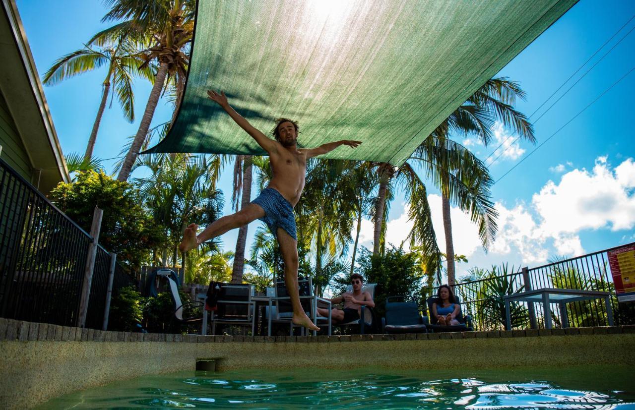 Backpackers By The Bay Pansiyon Airlie Beach Dış mekan fotoğraf