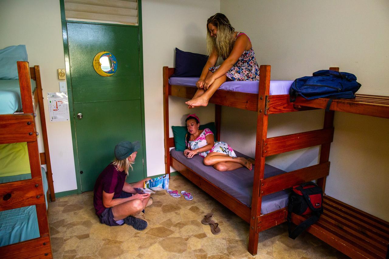 Backpackers By The Bay Pansiyon Airlie Beach Dış mekan fotoğraf